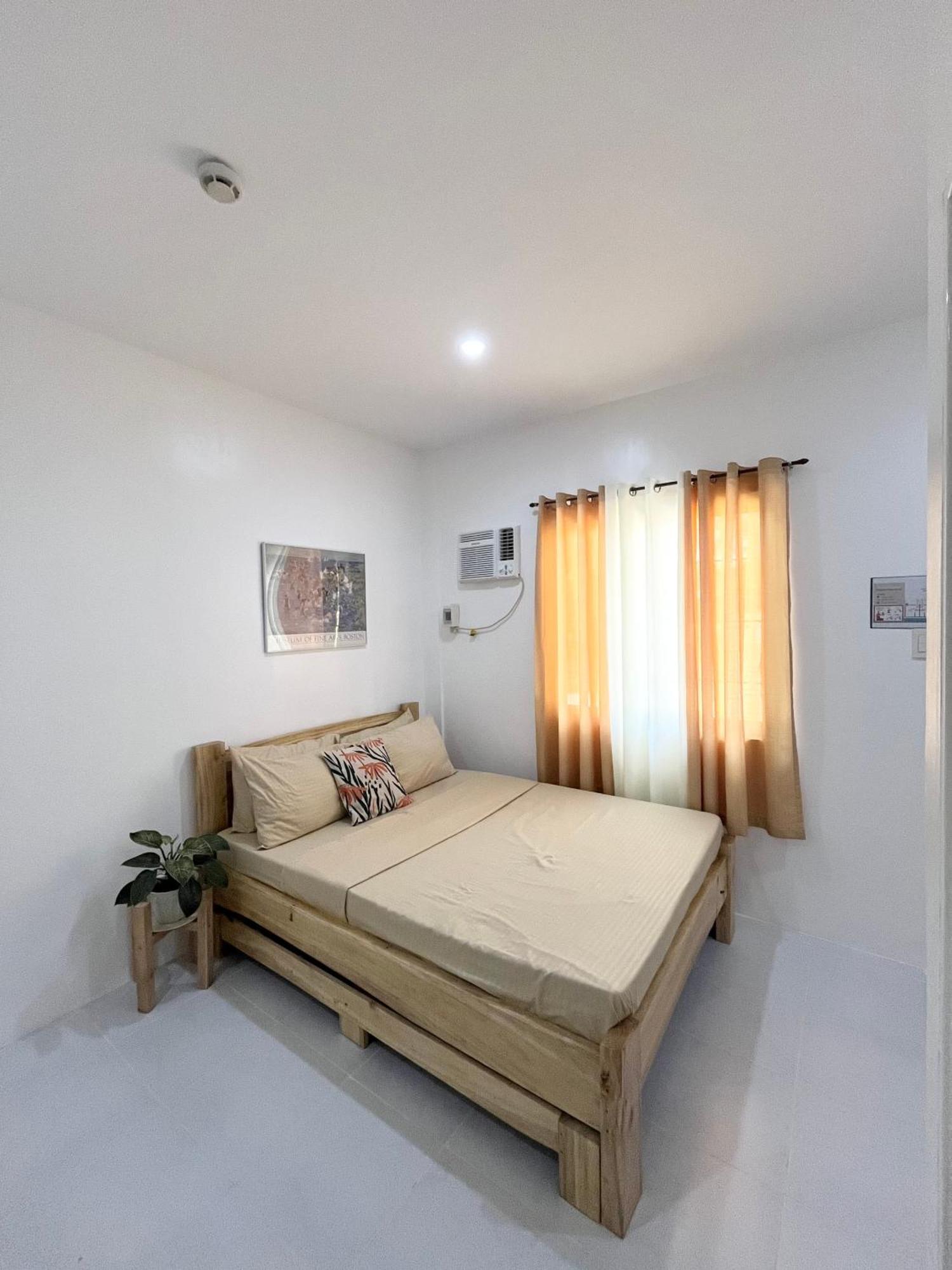 Sunnydale Apartelle -Room Accommodation Near Calatagan Beach Resorts Batangas Exterior photo